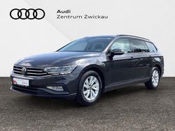 Grau Gebraucht 2023 VW Passat Basis Kombi | 24.820 € (Guter Preis)