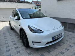 Weiß Gebraucht 2023 Tesla Model Y Performance SUV | 39.850 € (Guter Preis)