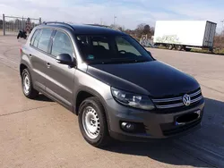 Grau Gebraucht 2016 VW Tiguan Trendline SUV | 12.300 € (Guter Preis)