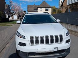 Weiß Gebraucht 2016 Jeep Cherokee SUV | 15.000 € (Etwas zu teuer)