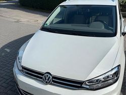 Weiß Gebraucht 2016 VW Touran Highline Van / Kleinbus | 19.799 € (Fairer Preis)