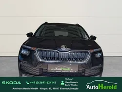 Schwarz (schwarzmagic perleffekt) met. Gebraucht 2023 Skoda Kamiq Tour SUV | 20.950 € (Fairer Preis)