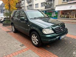 Grün Gebraucht 2000 Mercedes ML320 SUV | 5.100 €