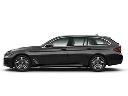Black sapphire metallic (schwarz) Gebraucht 2022 BMW 520 Shadowline Kombi | 37.600 € (Fairer Preis)