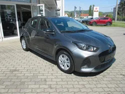 Grau Neu 2025 Mazda 2 Center-Line Limousine | 21.970 € (Fairer Preis)