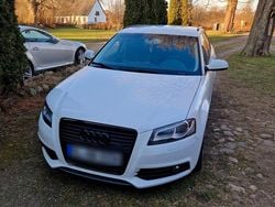 Weiß Gebraucht 2011 Audi A3 Sportback Kleinwagen | 8.600 € (Fairer Preis)