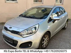 Silber Gebraucht 2012 Kia Rio Spirit Limousine | 2.999 €