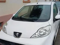 Weiß Gebraucht 2010 Peugeot 107 Filou Kleinwagen | 1.200 € (Guter Preis)