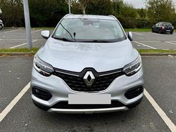 Silber Gebraucht 2019 Renault Kadjar LIMITED SUV | 11.499 € (Fairer Preis)