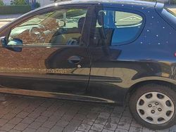 Schwarz Gebraucht 2004 Peugeot 206 Kleinwagen | 800 € (Fairer Preis)