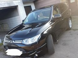 Schwarz Gebraucht 2013 Mitsubishi Colt SUV | 7.300 €