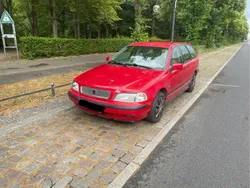 Rot Gebraucht 1998 Volvo V40 Kombi | 1.199 €