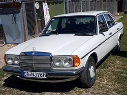 Weiß Gebraucht 1977 Mercedes 250 Limousine | 7.900 €