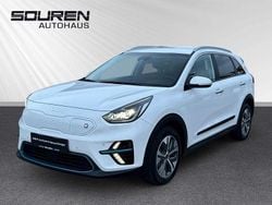 (ud) schneeweiß Gebraucht 2021 Kia e-Niro Spirit SUV | 24.590 € (Fairer Preis)