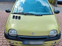 Gelb Gebraucht 2000 Renault Twingo Liberty Kleinwagen | 1.000 € (Fairer Preis)