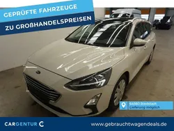 Weiß Gebraucht 2021 Ford Focus Cool & Connect Limousine | 13.990 € (Guter Preis)