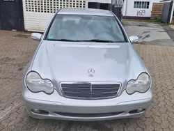 Silber Gebraucht 2004 Mercedes C200 Limousine | 2.200 € (Guter Preis)
