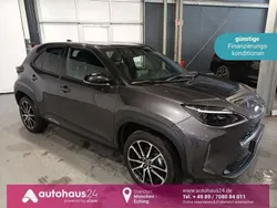 Grau Gebraucht 2023 Toyota Yaris Cross Sport SUV | 26.770 € (Fairer Preis)