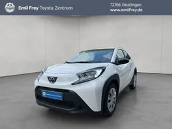 Weiß Neu 2025 Toyota Aygo X-play Kleinwagen | 16.990 €