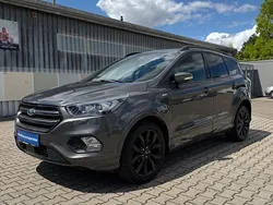 Grau Gebraucht 2017 Ford Kuga ST-Line SUV | 14.990 € (Fairer Preis)