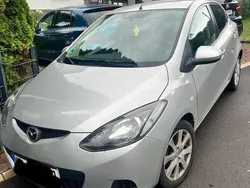 Silber Gebraucht 2009 Mazda 2 Kleinwagen | 1.900 €