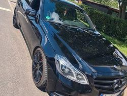 Schwarz Gebraucht 2015 Mercedes E350 Limousine | 15.600 € (Fairer Preis)