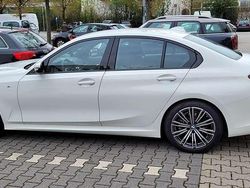 Weiß Gebraucht 2020 BMW 318 M Sport Limousine | 32.777 € (Fairer Preis)