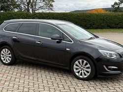 Schwarz Gebraucht 2013 Opel Astra Kombi | 3.000 € (Guter Preis)