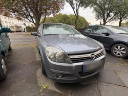 Grau Gebraucht 2005 Opel Astra Kleinwagen | 1.200 € (Guter Preis)