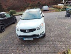 Weiß Gebraucht 2015 Ssangyong (KGM) Korando SUV | 6.500 € (Fairer Preis)