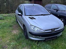 Silber Gebraucht 2002 Peugeot 206 Filou Limousine | 2.200 € (Etwas zu teuer)