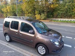 Limonitbraun metallic Gebraucht 2016 Mercedes Citan 111 Edition Kombi | 12.900 € (Fairer Preis)