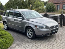 Grau Gebraucht 2005 Volvo V50 Momentum Kombi | 2.950 € (Fairer Preis)