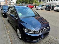 Blau Gebraucht 2015 VW Golf Sportsvan Highline Van / Kleinbus | 12.600 € (Fairer Preis)