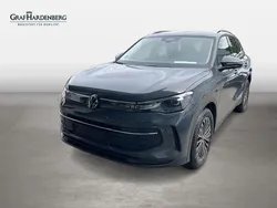 Grau Gebraucht 2024 VW Tiguan Life SUV | 33.530 € (Guter Preis)