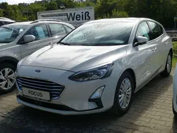 Metropolis weiß Gebraucht 2021 Ford Focus Titanium Kleinwagen | 16.790 € (Fairer Preis)