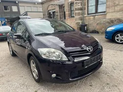 Rot Gebraucht 2010 Toyota Auris Executive Limousine | 4.300 € (Guter Preis)
