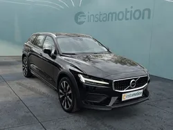Schwarz Gebraucht 2021 Volvo V60 CC Pro Kombi | 33.290 € (Etwas zu teuer)