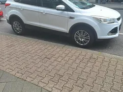 Weiß Gebraucht 2013 Ford Kuga Titanium SUV | 8.999 €