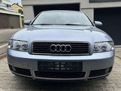 Silber Gebraucht 2004 Audi A4 Limousine | 5.900 €