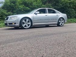 Silber Gebraucht 2003 Audi A8 Limousine | 12.500 €