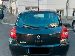 Schwarz Gebraucht 2008 Renault Clio II Kleinwagen | 2.000 €