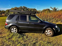 Schwarz Gebraucht 2004 Mercedes ML270 SUV | 4.400 €