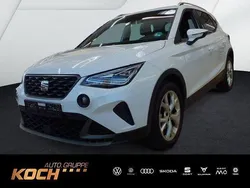"nevada" weiss Gebraucht 2025 Seat Arona FR SUV | 23.230 € (Fairer Preis)