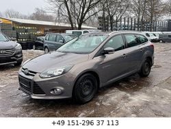 Grau Gebraucht 2013 Ford Focus Titanium Kombi | 2.999 € (Guter Preis)