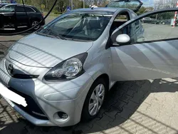 Grau Gebraucht 2013 Toyota Aygo Cool Kleinwagen | 5.900 € (Fairer Preis)