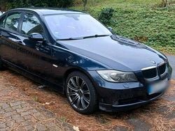 Blau Gebraucht 2006 BMW 320 Limousine | 2.750 € (Guter Preis)