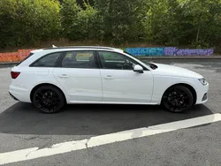 Weiß Gebraucht 2020 Audi A4 Ambiente Kombi | 26.199 € (Guter Preis)