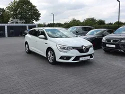Weiß Gebraucht 2017 Renault Mégane GrandTour Business Kombi | 11.200 € (Fairer Preis)