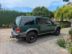 Grün Gebraucht 2001 Ford Explorer SUV | 5.600 €